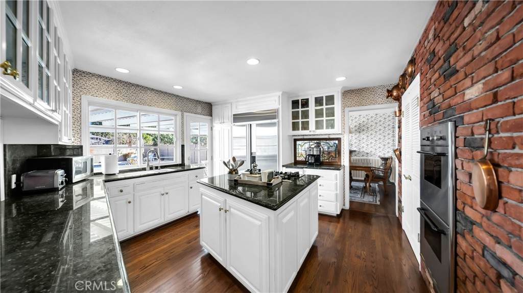 4556 Beck Avenue - Photo 1