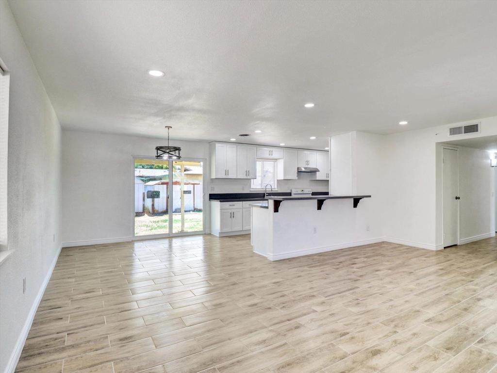 45530 Del Rey Avenue - Photo 1