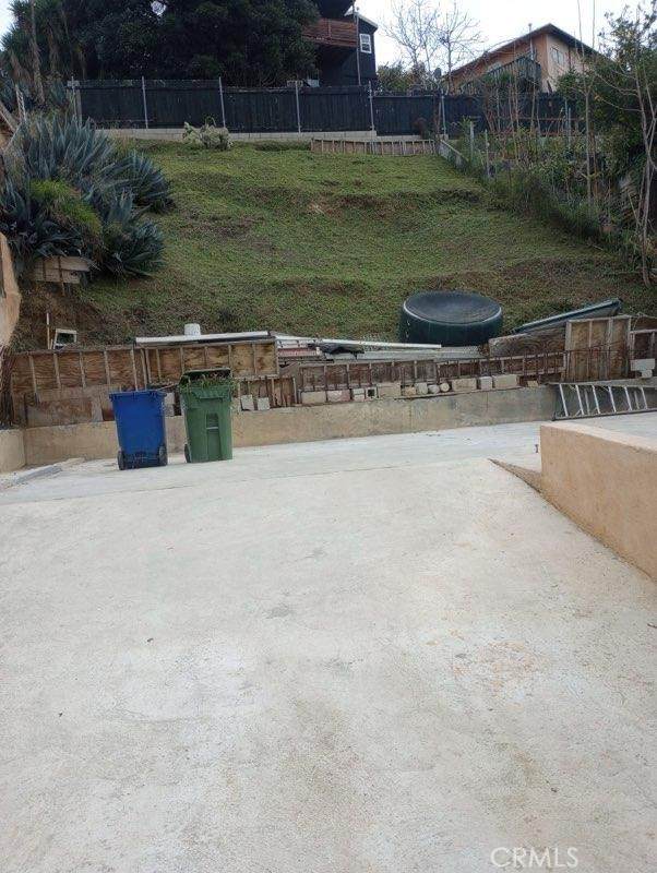 1048 Geraghty Avenue - Photo 1