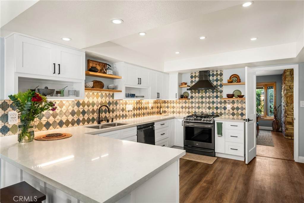 24 Spicewood Way - Photo 1