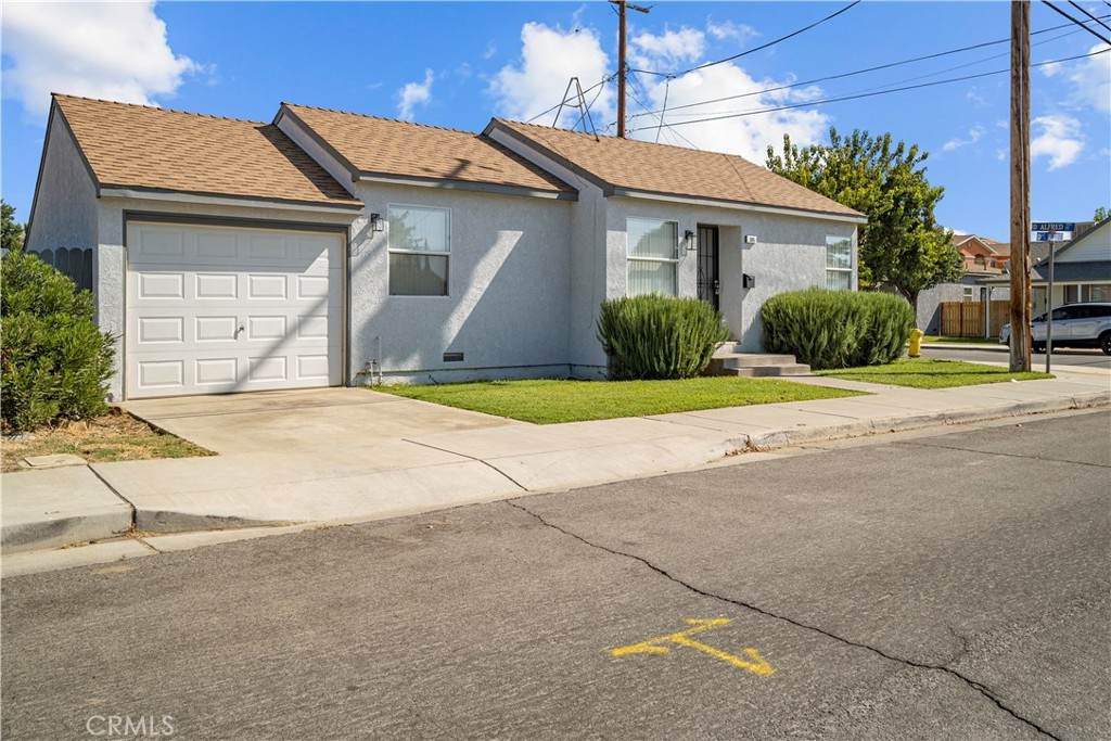 385 Valley Street - Photo 1