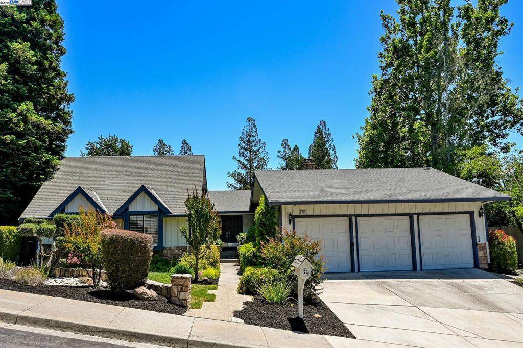 211 Arthur Ct - Photo 1