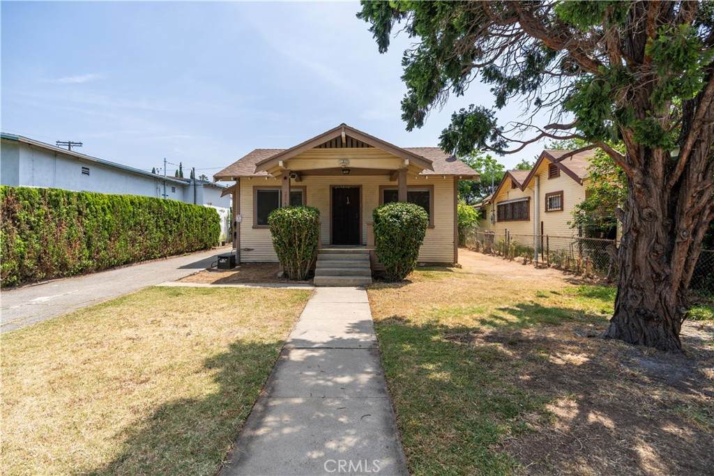 2973 Avenue 33 - Photo 1