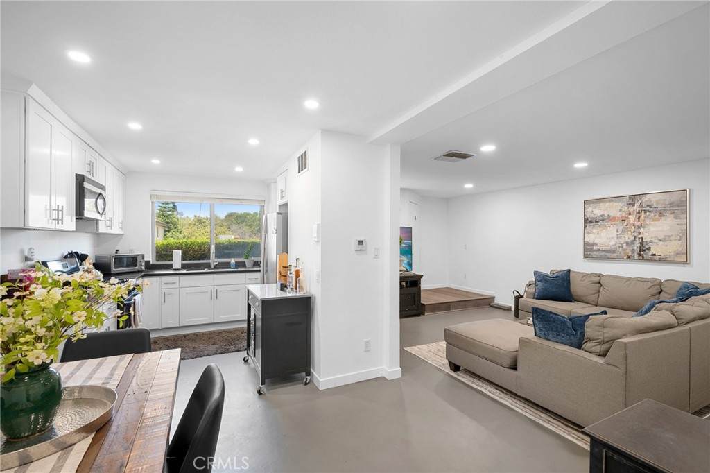3827 Avenue 41 - Photo 1
