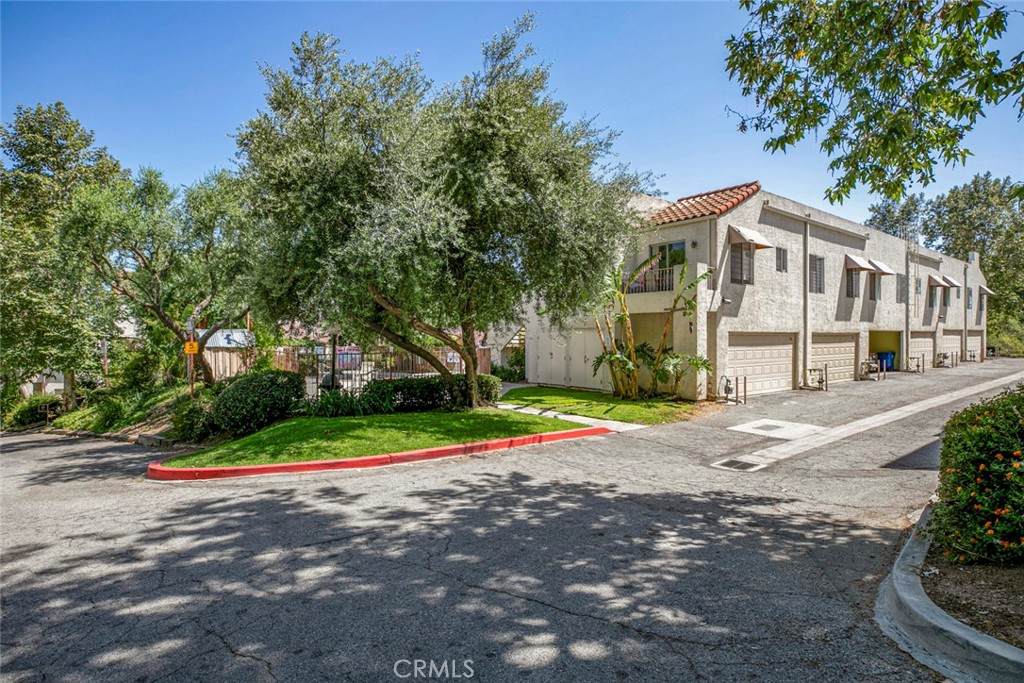 12411 Osborne Street - Photo 1