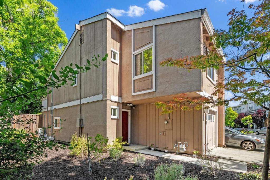 612 Sierra Vista Avenue - Photo 1