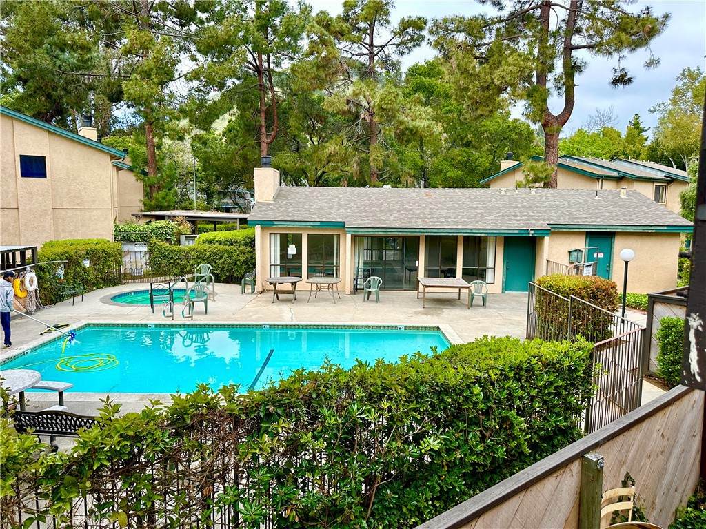 570 Peach Street - Photo 1