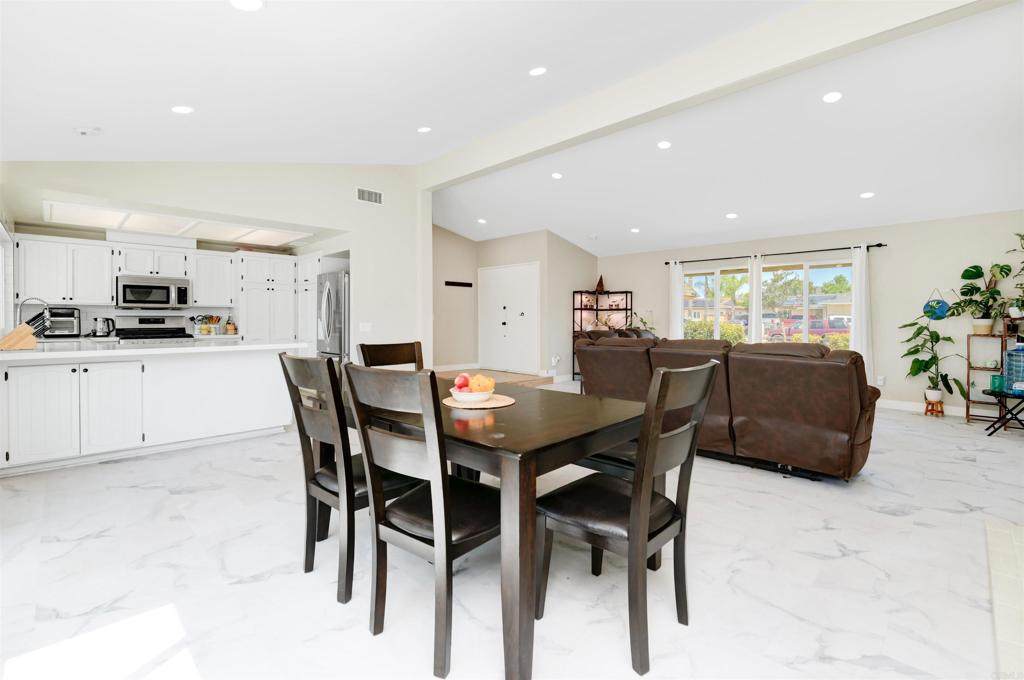 2141 Mission Avenue - Photo 1