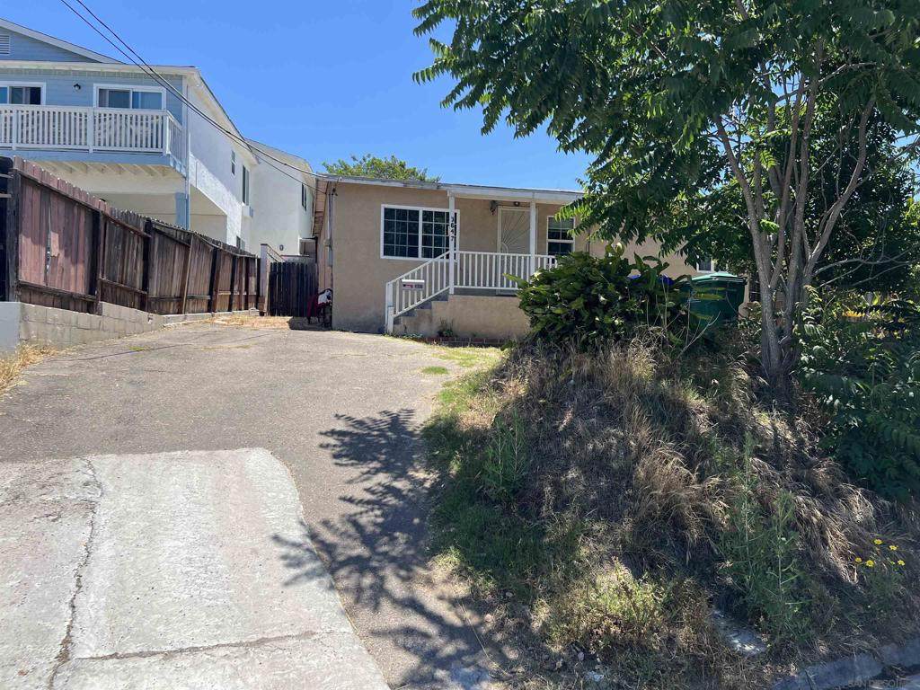 3647 Lemona Ave - Photo 1
