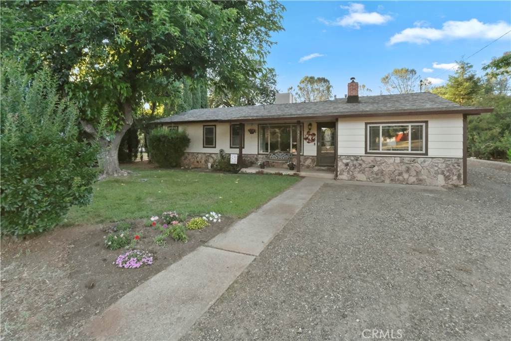 351 Ward Boulevard - Photo 1