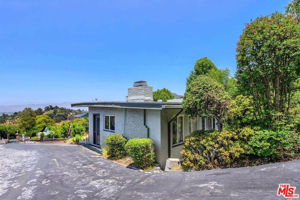 7191 Woodrow Wilson Drive - Photo 1