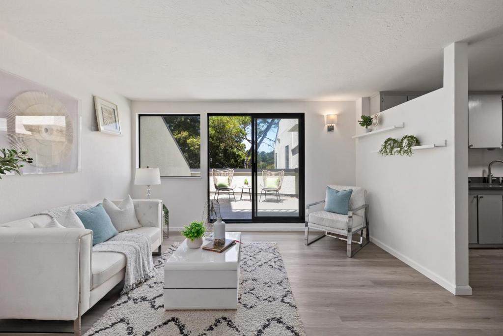 1 Appian Way - Photo 1