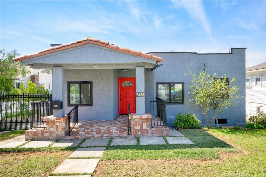2438 Avenue 30 - Photo 1