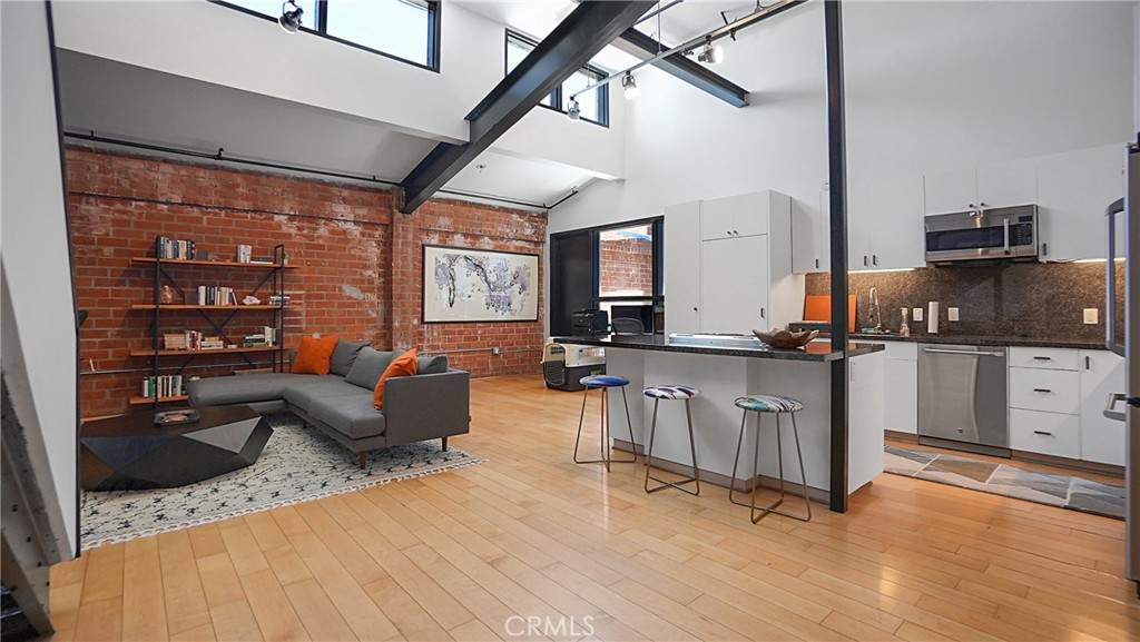 120 Hewitt Street - Photo 1