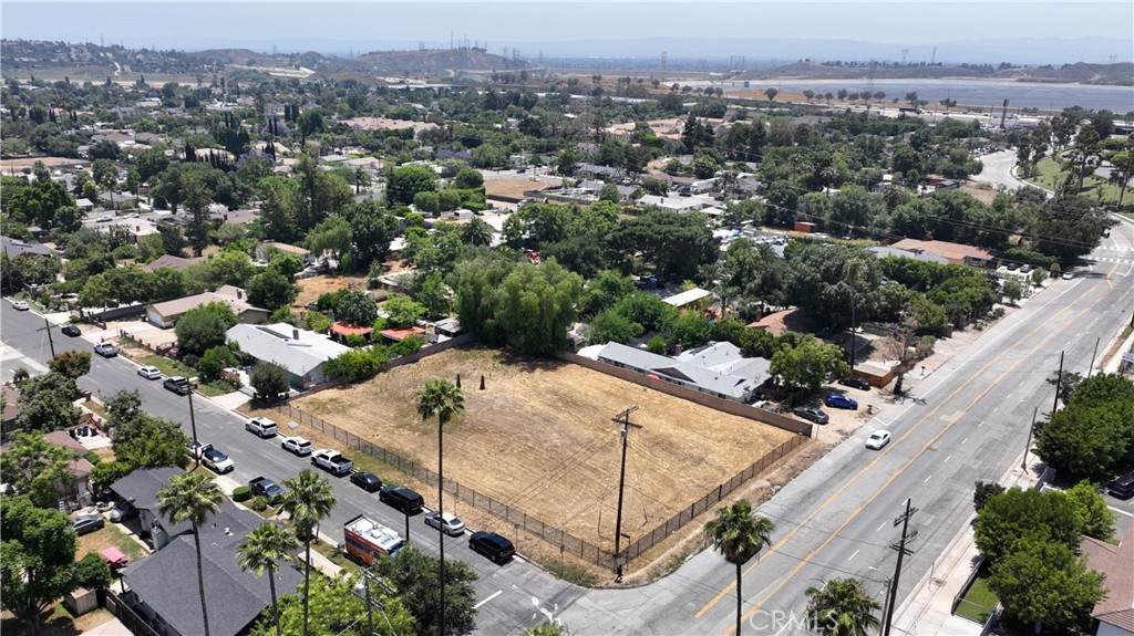 15766 Roxford Street - Photo 1