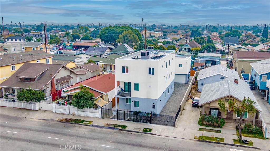 232 Gage Avenue - Photo 1