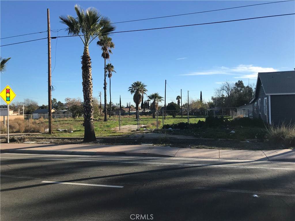 24233 Sunnymead Boulevard - Photo 1