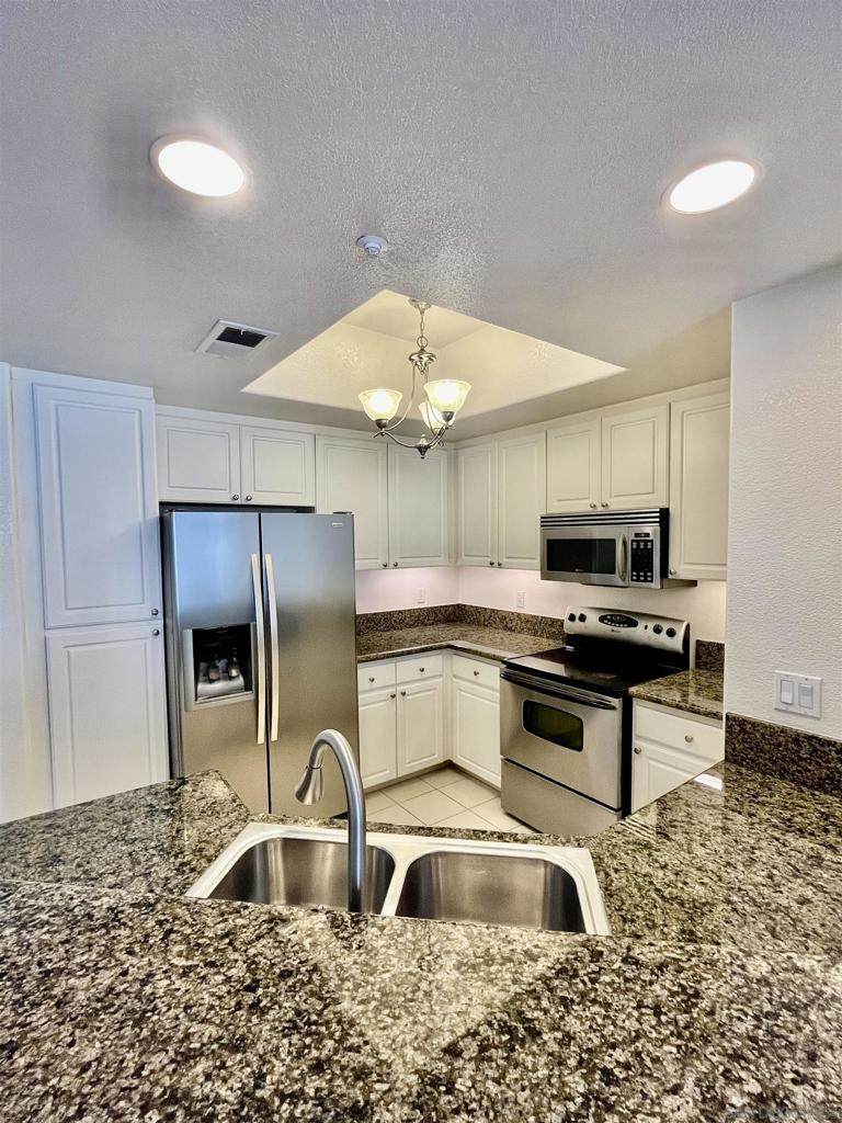 9263 Regents Rd. - Photo 1