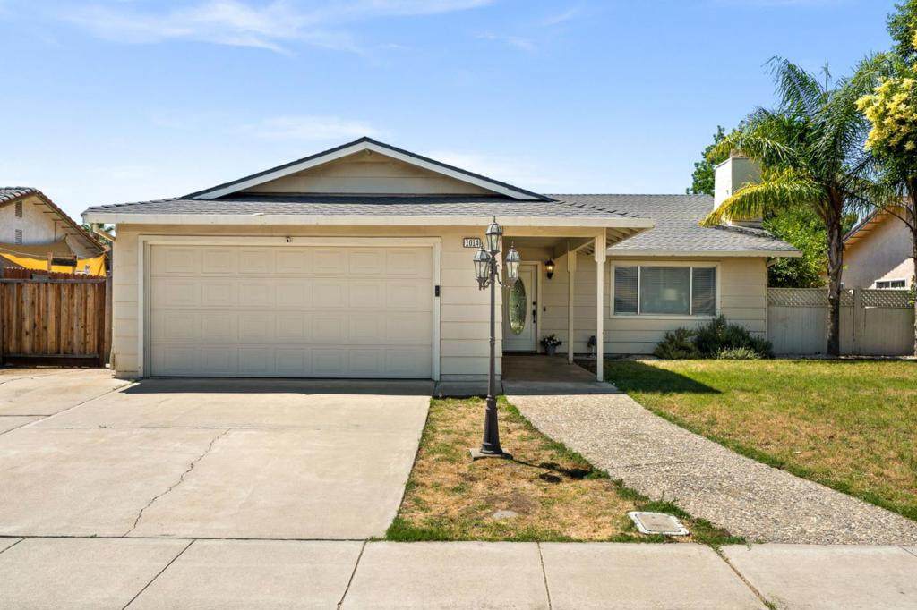 1014 Croyden Way - Photo 1