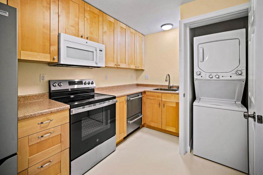820 Casanova Avenue - Photo 1