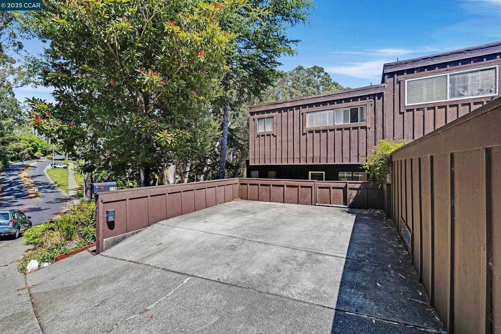 119 Lincoln Dr - Photo 1