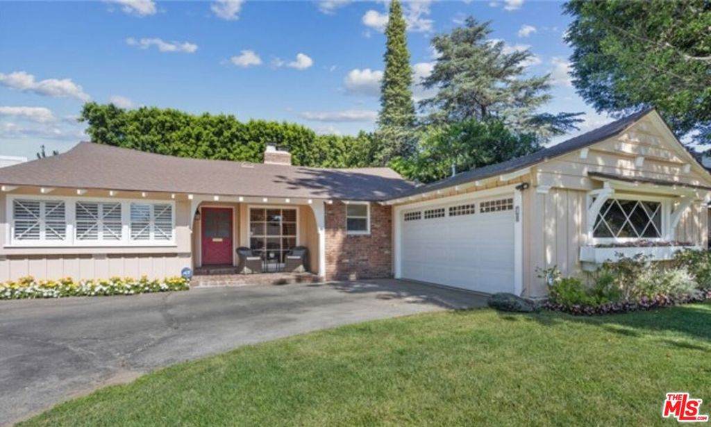 6646 Mammoth Avenue - Photo 1