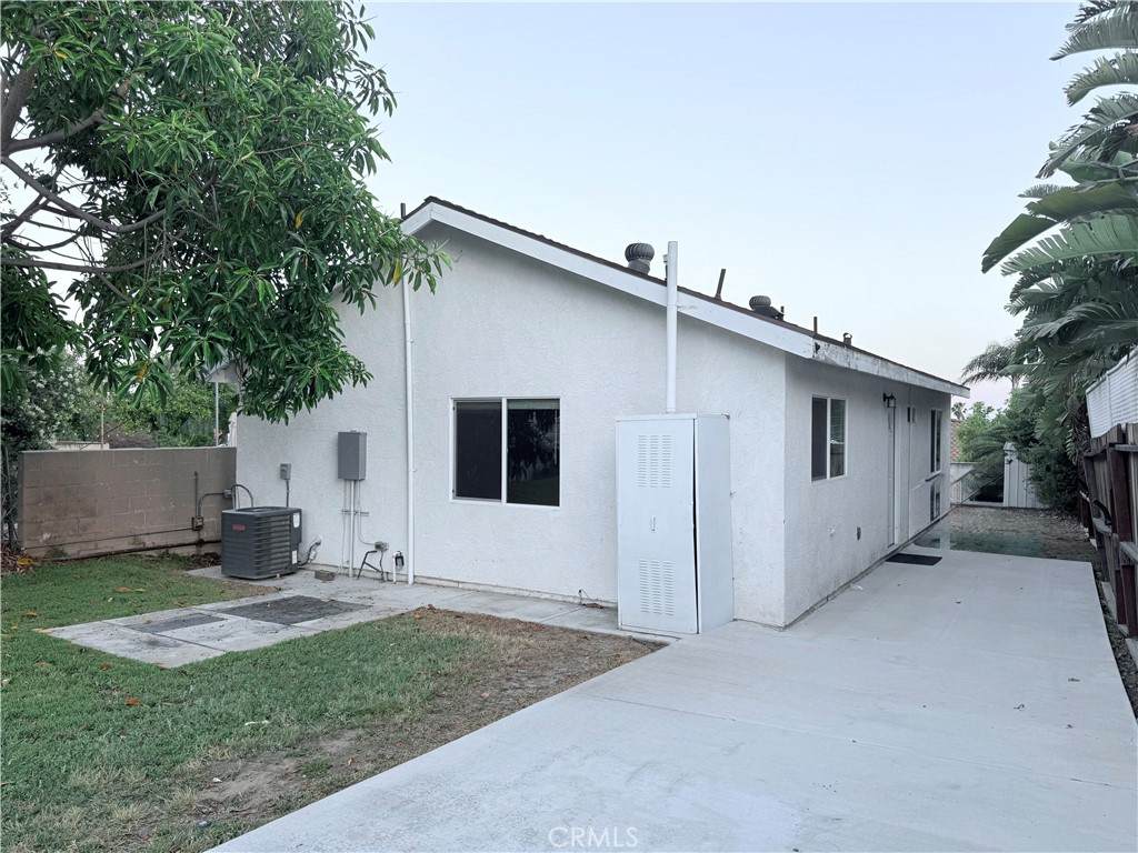 512 21st Street - Photo 1