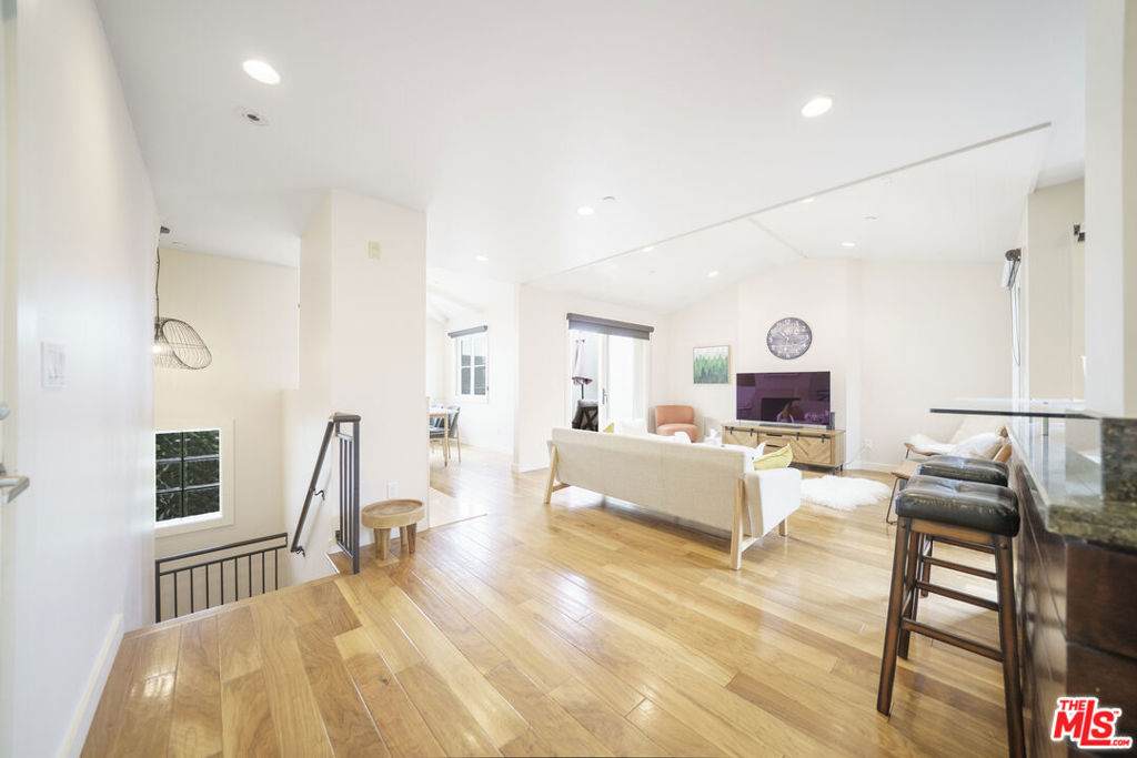 642 Hermosa Avenue - Photo 1