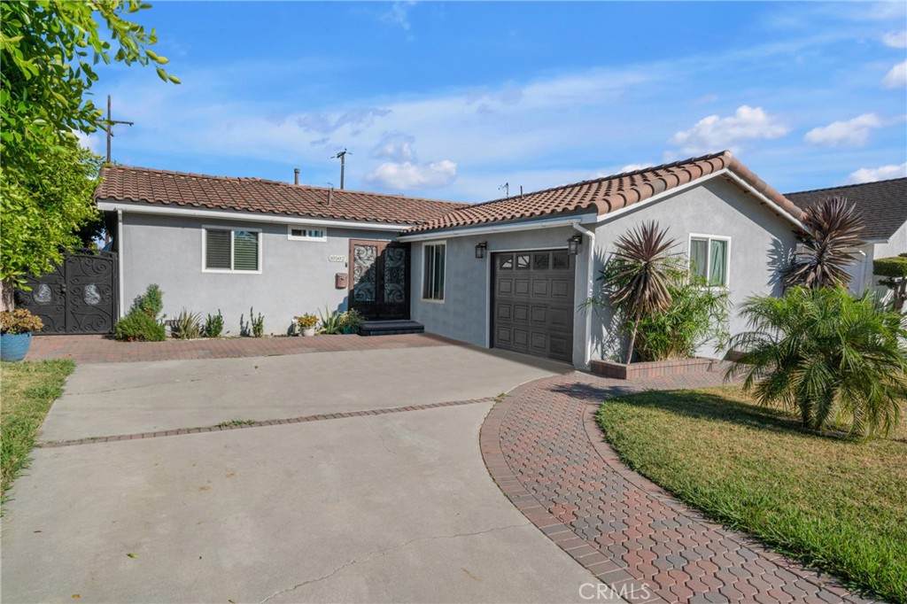 10502 Pangborn Ave - Photo 1