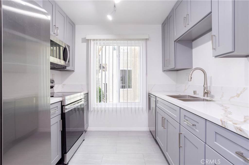 7205 Summertime Lane - Photo 1