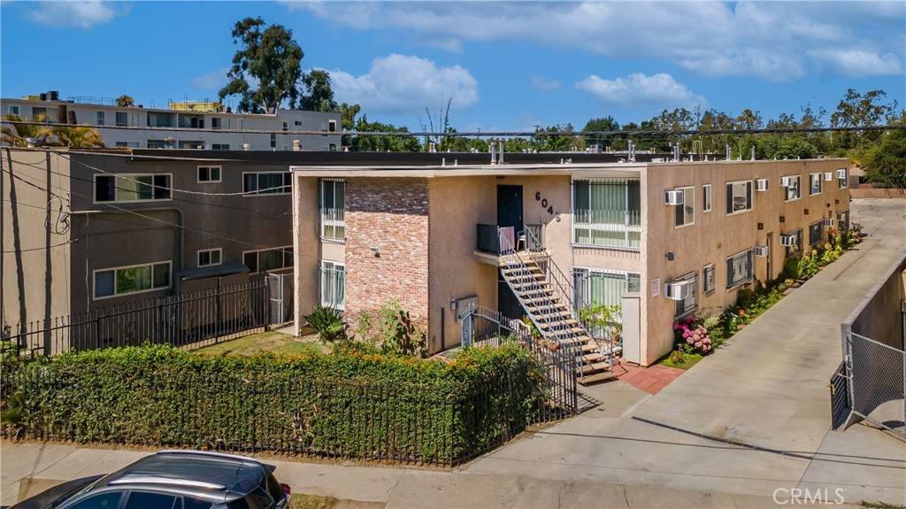 6045 Hazelhurst Place - Photo 1