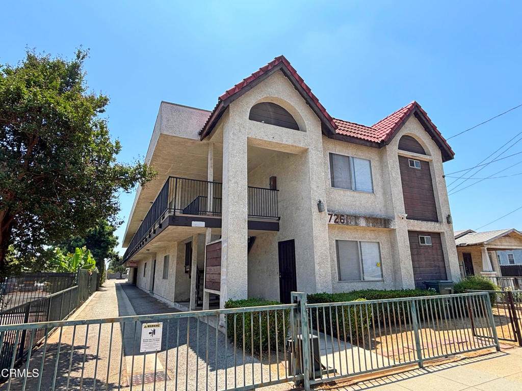 726 Pearl Street - Photo 1