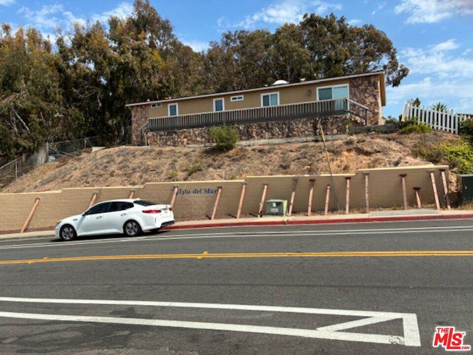 607 Via Del Mar - Photo 1