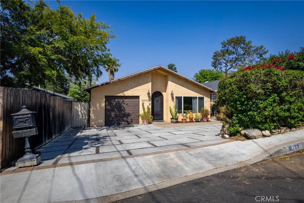 10773 Redmont Avenue - Photo 1