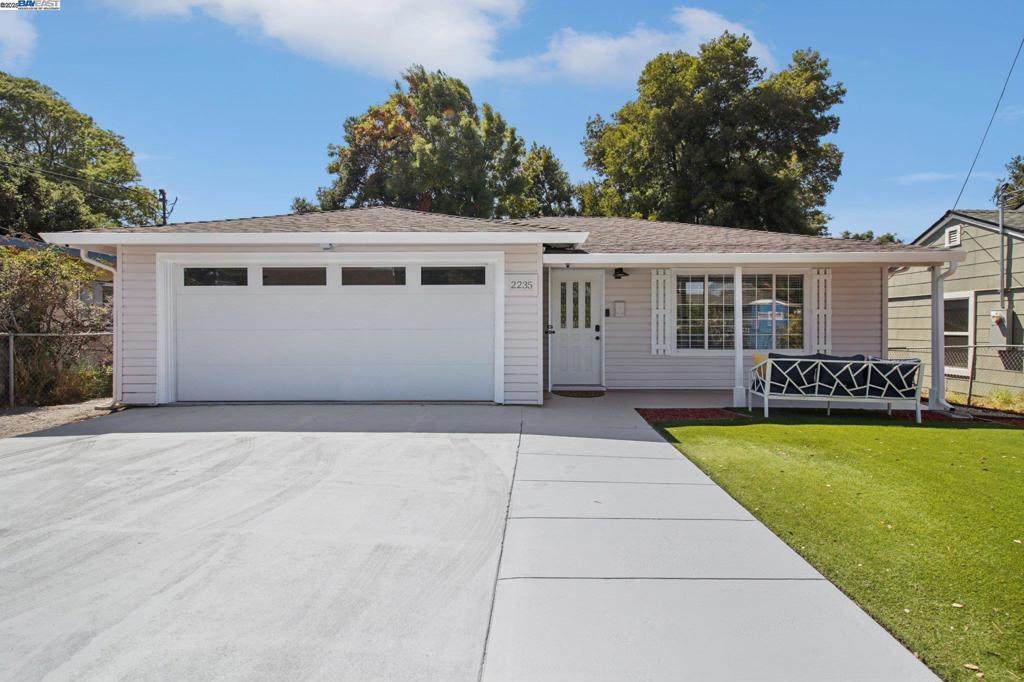2235 Menalto Avenue - Photo 1