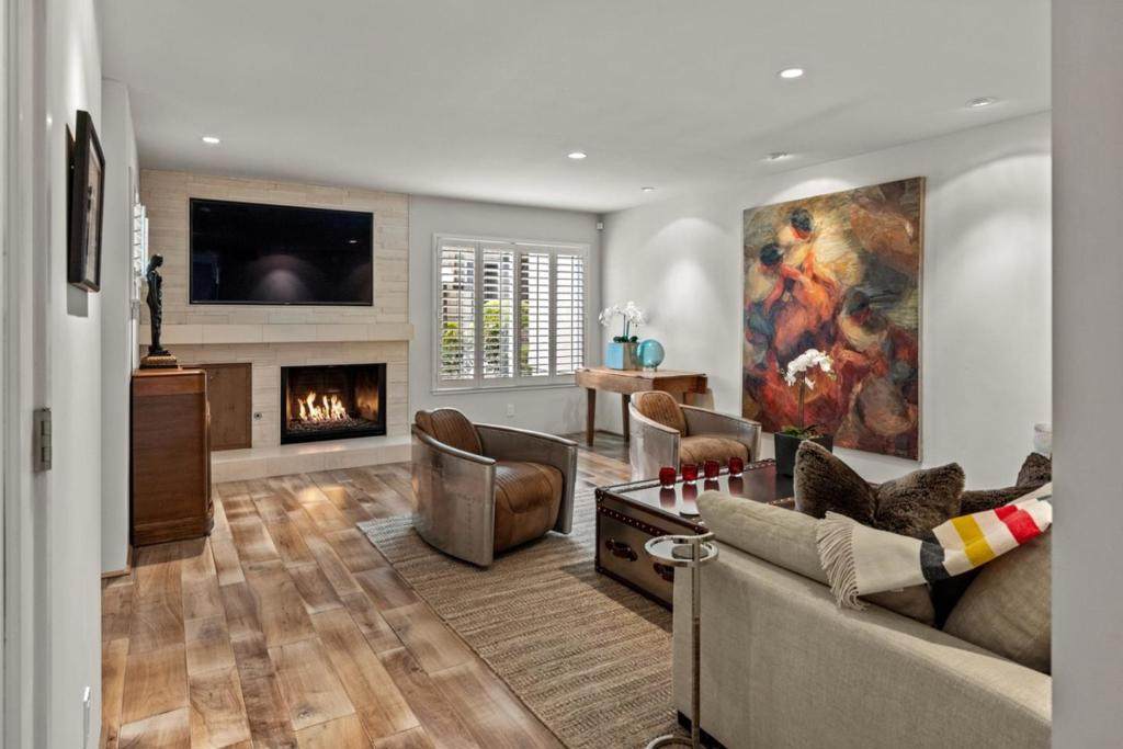 1007 Brentwood Court - Photo 1