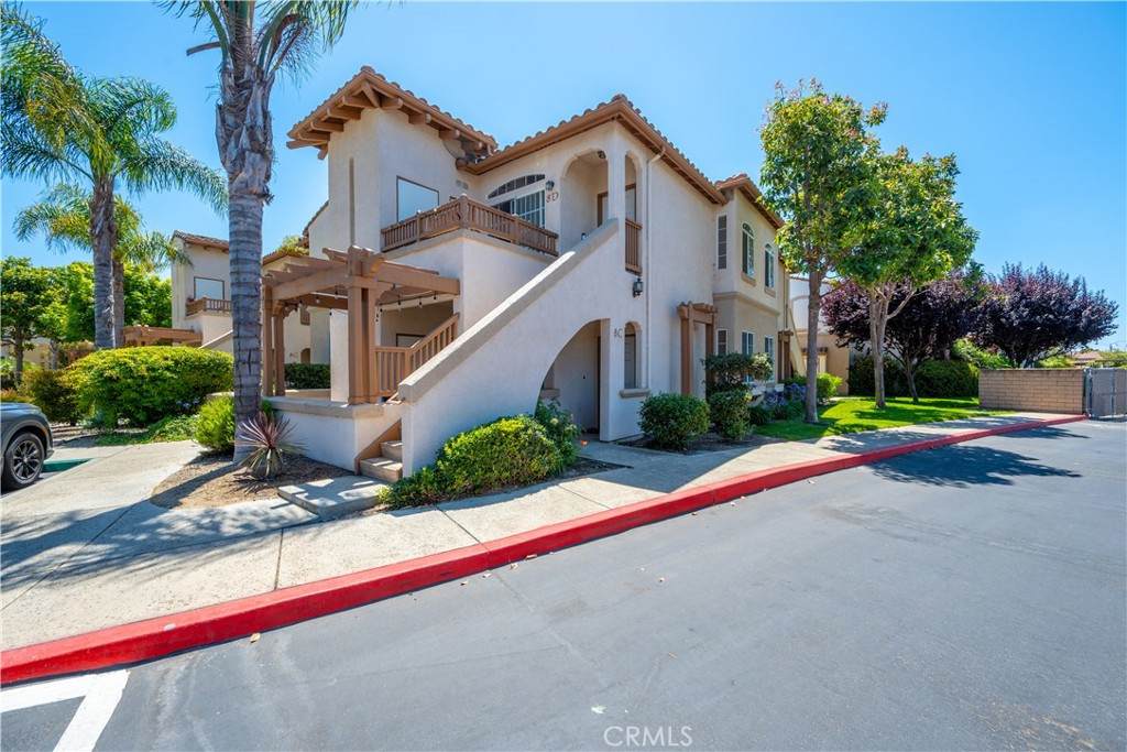 610 Sunrise Drive - Photo 1