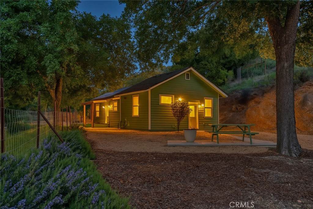 1530 Peachy Canyon Road - Photo 1