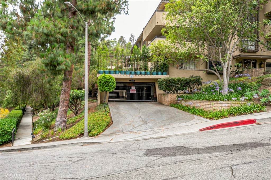 6700 Hillpark Drive - Photo 1