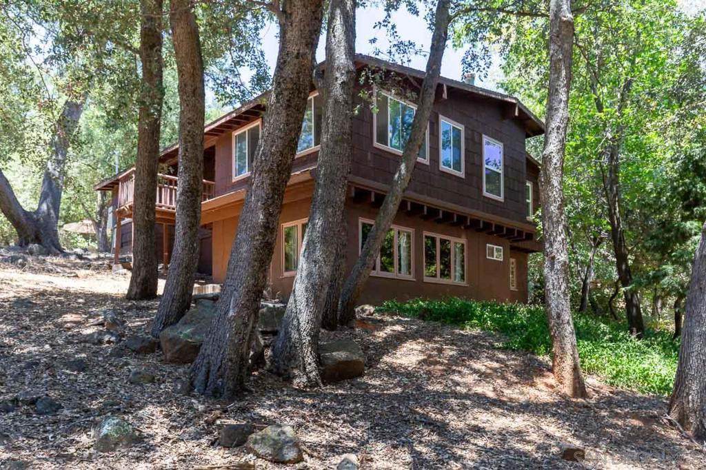 4470 Pine Ridge Avenue - Photo 1