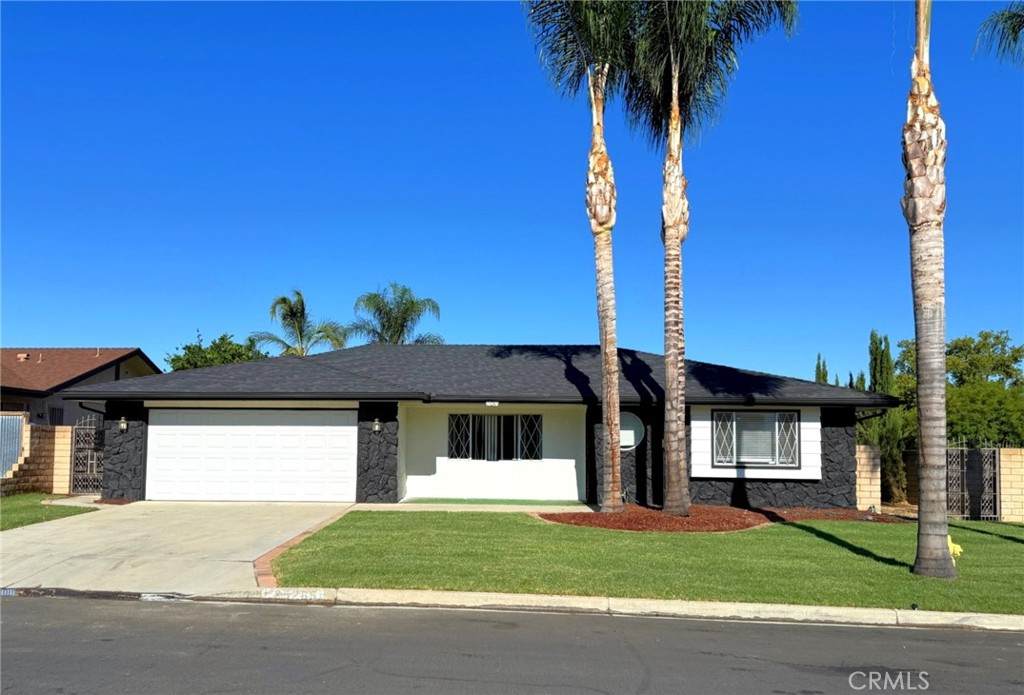 25265 Auld Avenue - Photo 1