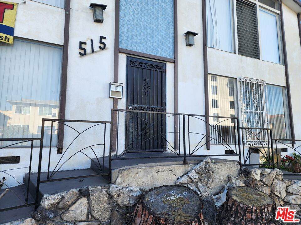 515 Manhattan Place - Photo 1