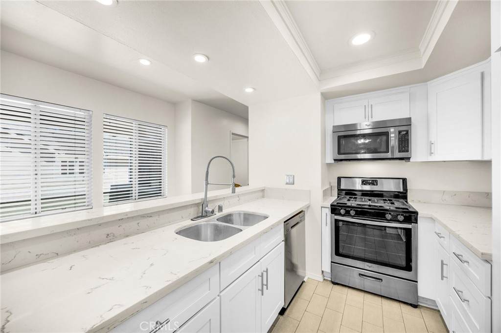 6040 Vermont Court - Photo 1