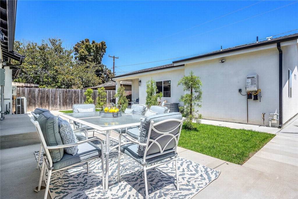 16422 Van Ness Avenue - Photo 1
