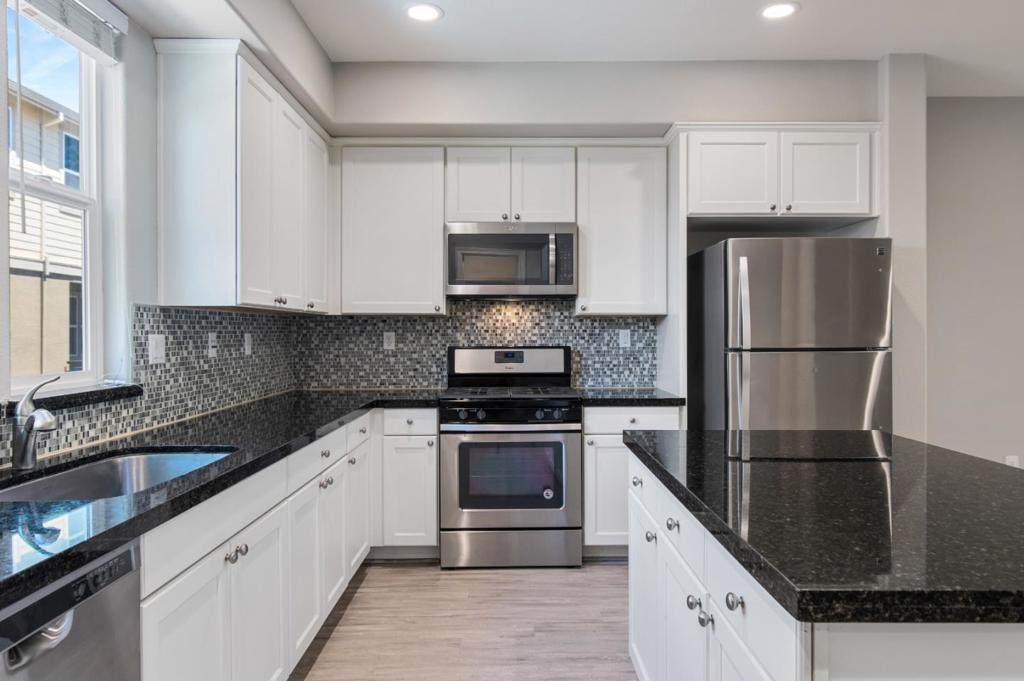 905 Tierney Place - Photo 1