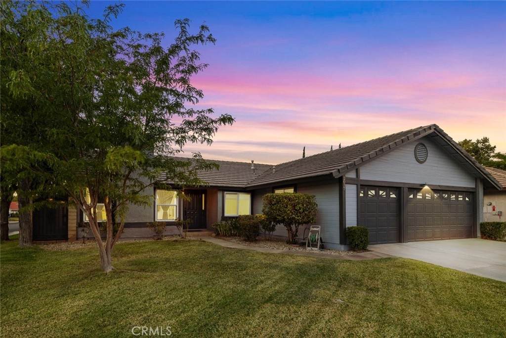2037 Comstock Court - Photo 1