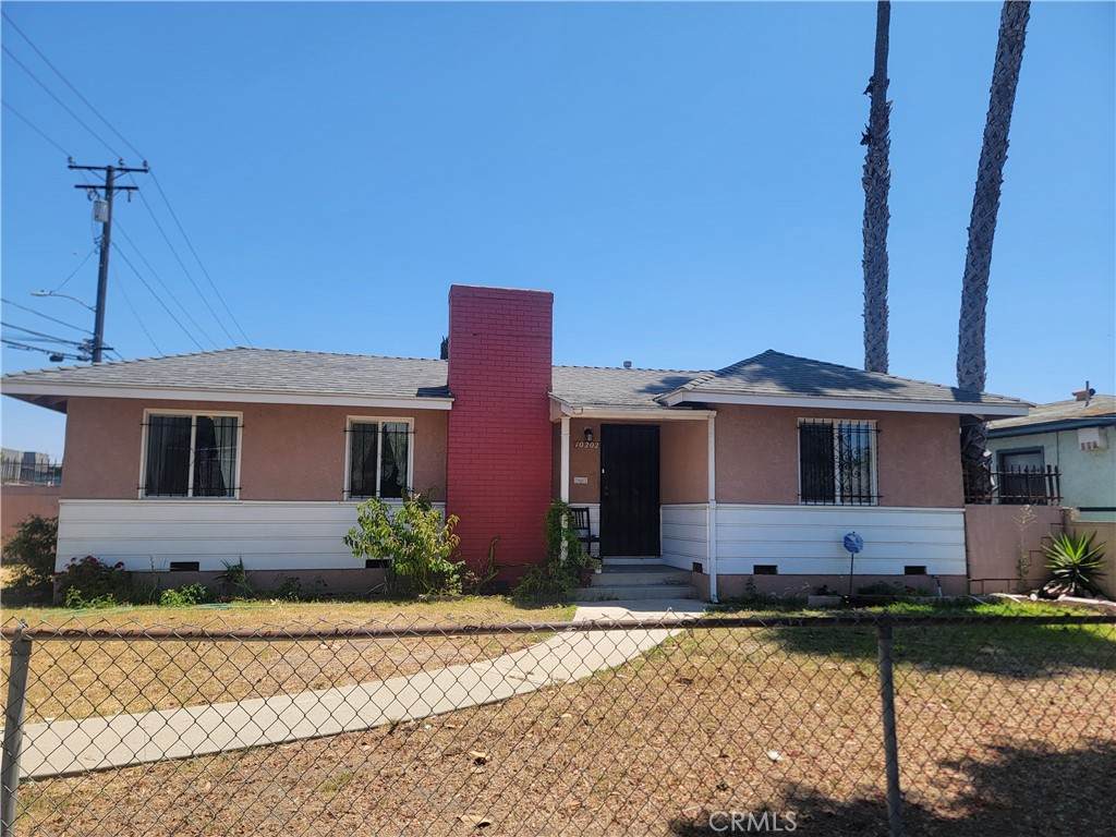 10202 Doty Avenue - Photo 1