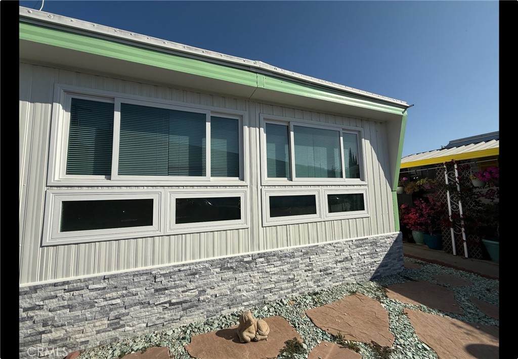 7800 Balboa Blvd # 11 - Photo 1