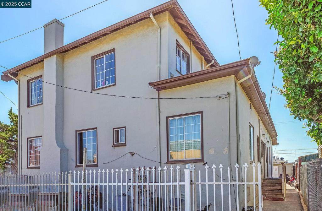 1362 104th Ave - Photo 1