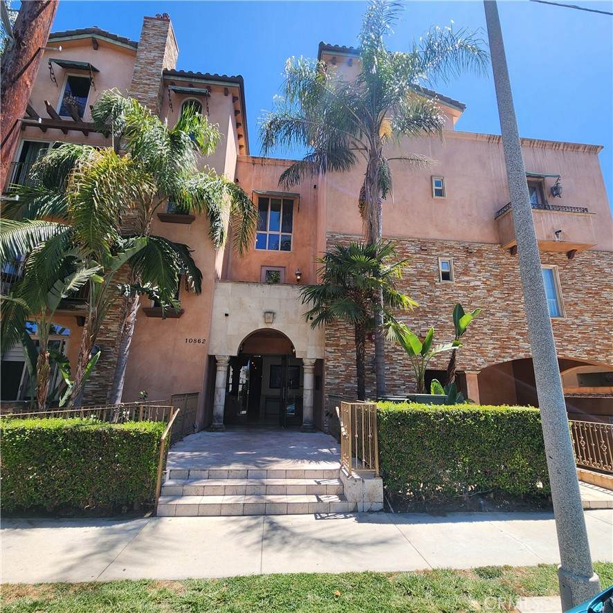 10862 Bloomfield Street - Photo 1